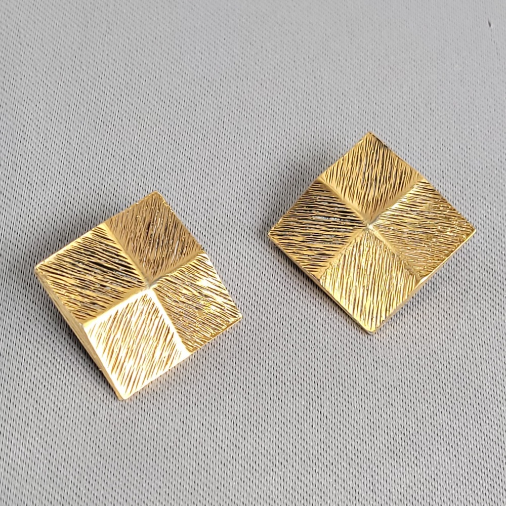 Tortolani Vintage Gold Tone Textured Square Geometric Clip On Earrings VJ3‎
